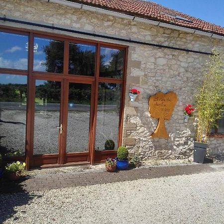 Le Chene Vert Millac  Exterior foto